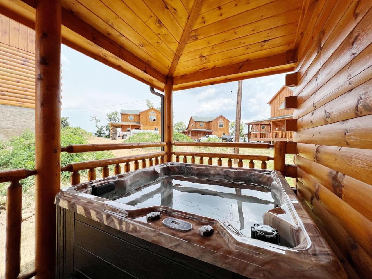 Splendid 2Cabins Sleeps 28 Pool Hot Tub More Pigeon Forge Exteriér fotografie